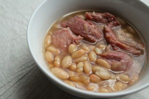Slow Cooker White Beans and Smoked Turkey Legs