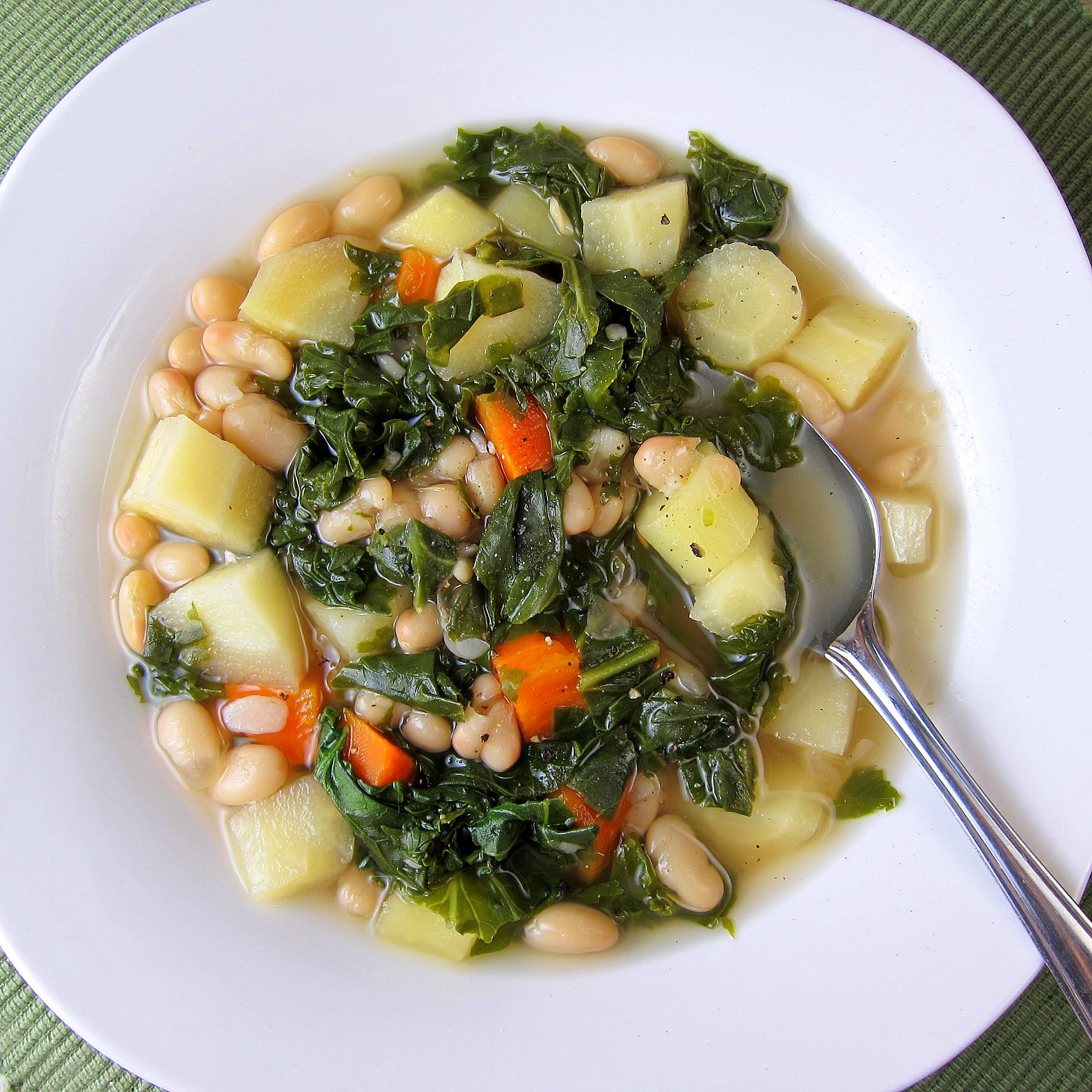 Kale White Bean Vegetable Soup